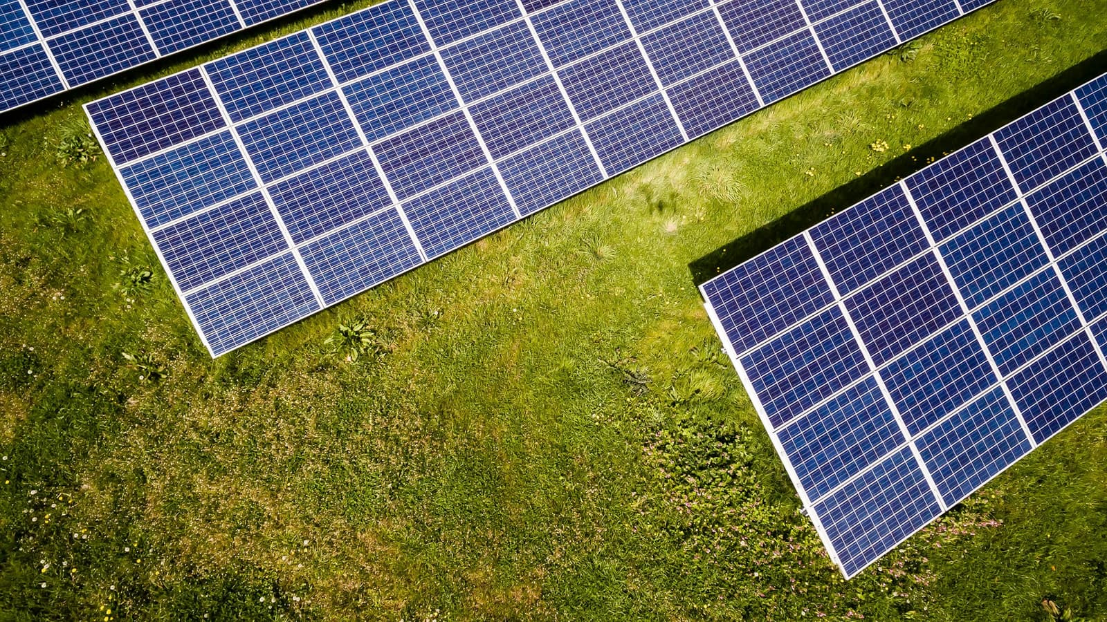 Solar PV array - POWERSTREAM recharges off-grid via renewables